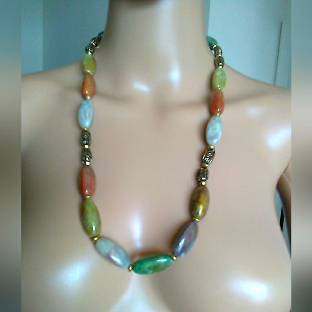 VINTAGE STONE NECKLACE MULTI FAUX STONES & COLORS W/ DIFF. GOLD BEADS